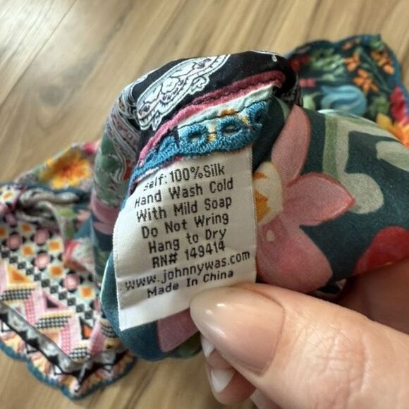 Johnny Was Magdalene Silk Poncho Embroidered Top Size S - Picture 9 of 13